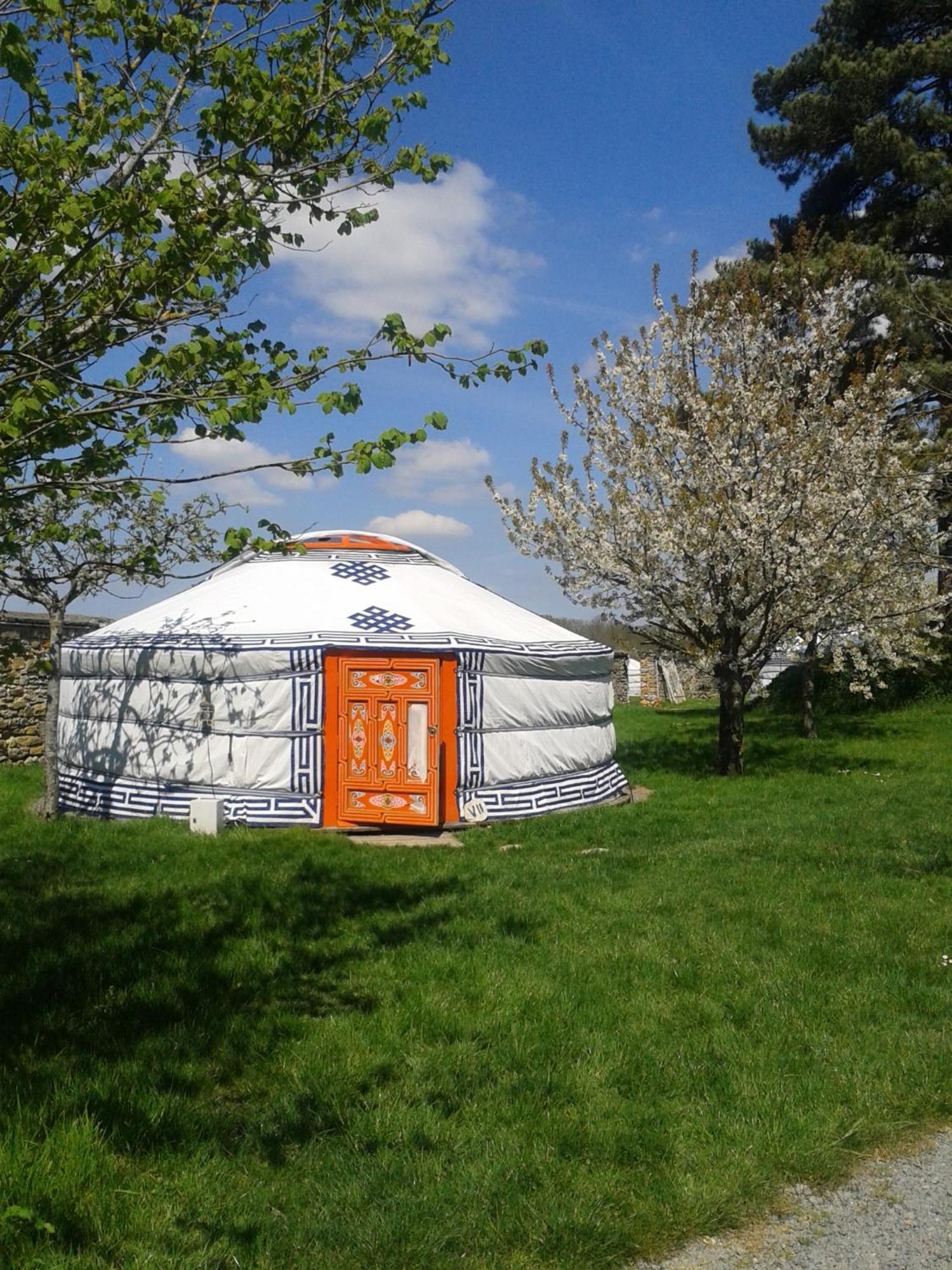 Yourte Nomade-Lodge Les Ecrennes Rom bilde