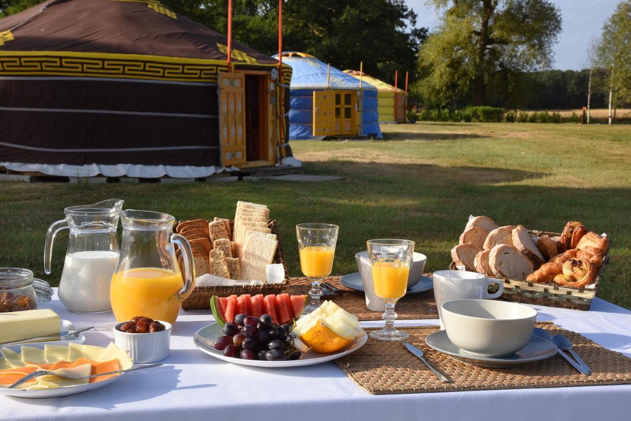 Yourte Nomade-Lodge Les Ecrennes Eksteriør bilde